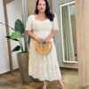 Vestido Midi Plus com Bojo Manga Curta e Detalhes em Laise Marfim - Fernanda Ramos Store