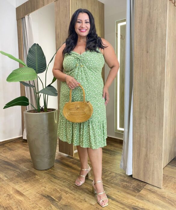Vestido Midi Plus sem Bojo Anne com Detalhe e Estampa Flores Verde - Fernanda Ramos Store