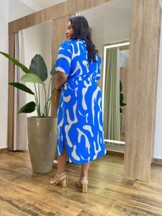 Vestido Midi Plus sem Bojo Fechamento em Botões Azul - Fernanda Ramos Store