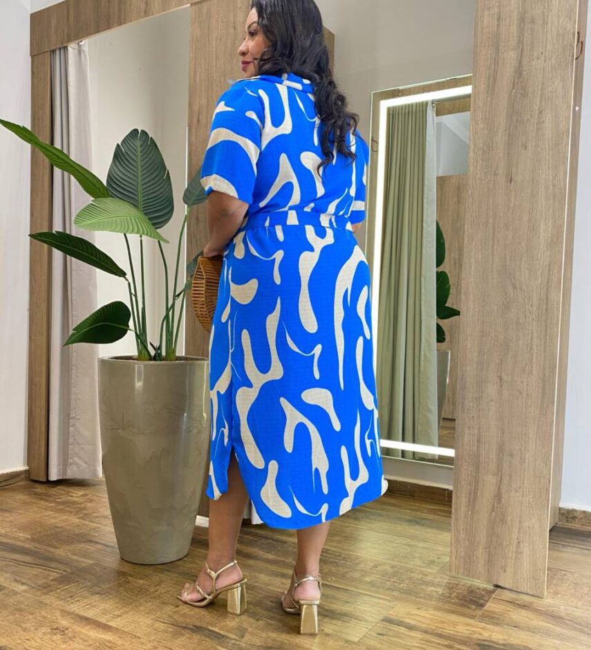 Vestido Midi Plus sem Bojo Fechamento em Botões Azul - Fernanda Ramos Store