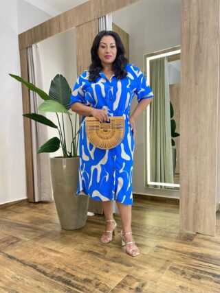 Vestido Midi Plus sem Bojo Fechamento em Botões Azul - Fernanda Ramos Store