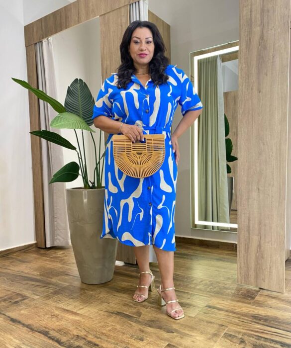 Vestido Midi Plus sem Bojo Fechamento em Botões Azul - Fernanda Ramos Store