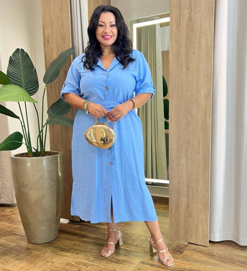 Vestido Midi Plus sem Bojo Manga 3/4 Detalhe em Botões Azul - Fernanda Ramos Store