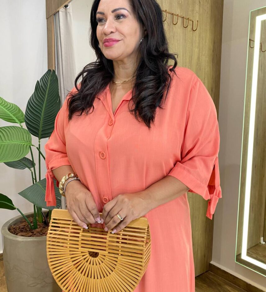 Vestido Midi Plus sem Bojo Manga 3/4 e Amarração Coral - Fernanda Ramos Store
