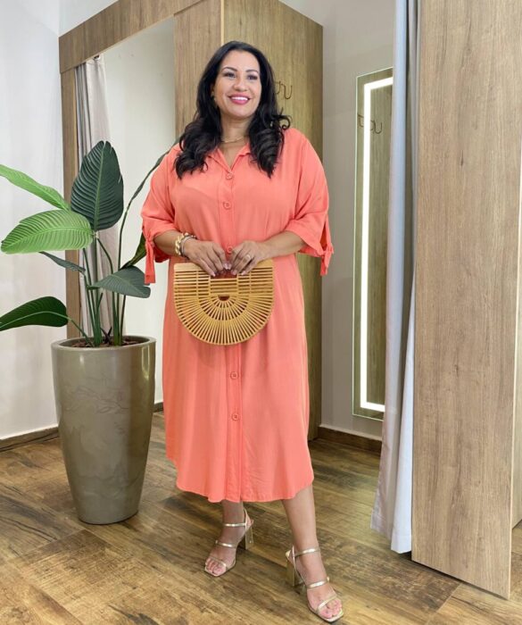 Vestido Midi Plus sem Bojo Manga 3/4 e Amarração Coral - Fernanda Ramos Store