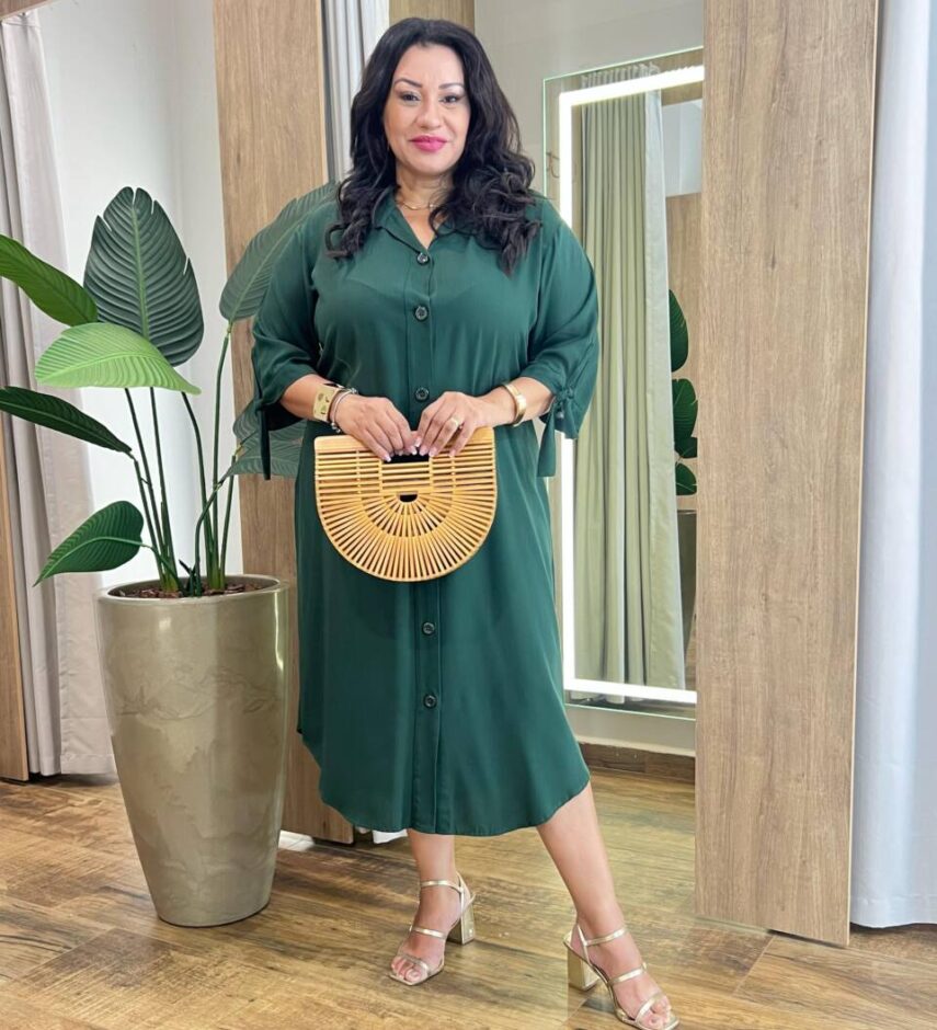 Vestido Midi Plus sem Bojo Manga 3/4 e Amarração Verde Escuro - Fernanda Ramos Store
