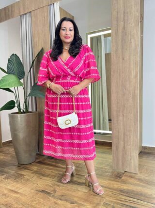 Vestido Midi Plus sem Bojo Manga Curta Bordado Pink - Fernanda Ramos Store
