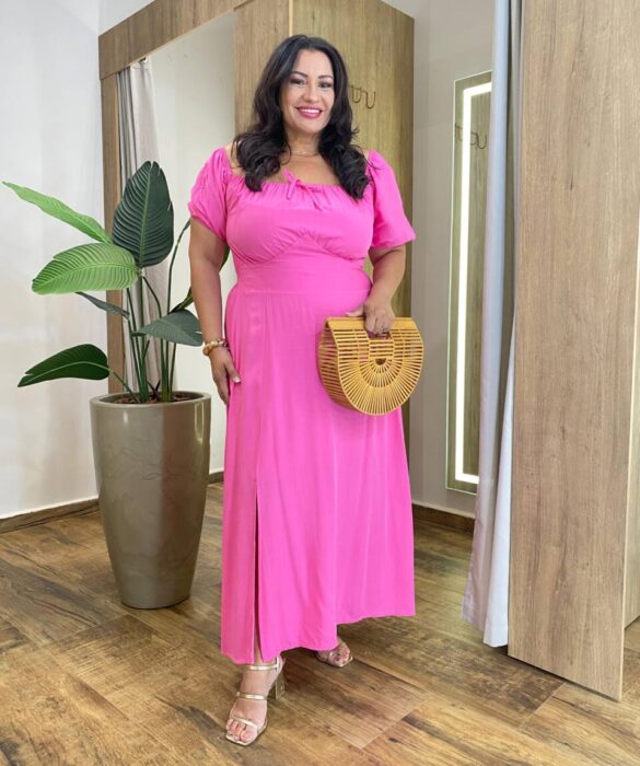 Vestido Midi Plus sem Bojo Manga Curta Detalhe no Busto Rosa - Fernanda Ramos Store