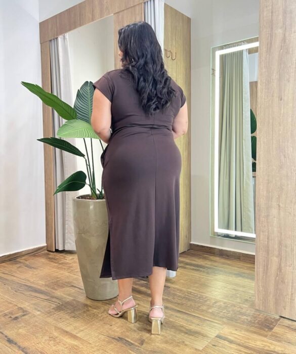 Vestido Midi Plus Sofia sem Bojo Malha Manga Muscle Marrom - Fernanda Ramos Store