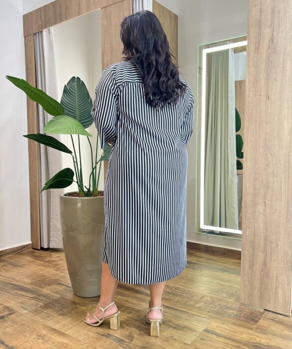 Vestido Midi sem Bojo Plus Fechamento em Botões Listrado - Fernanda Ramos Store