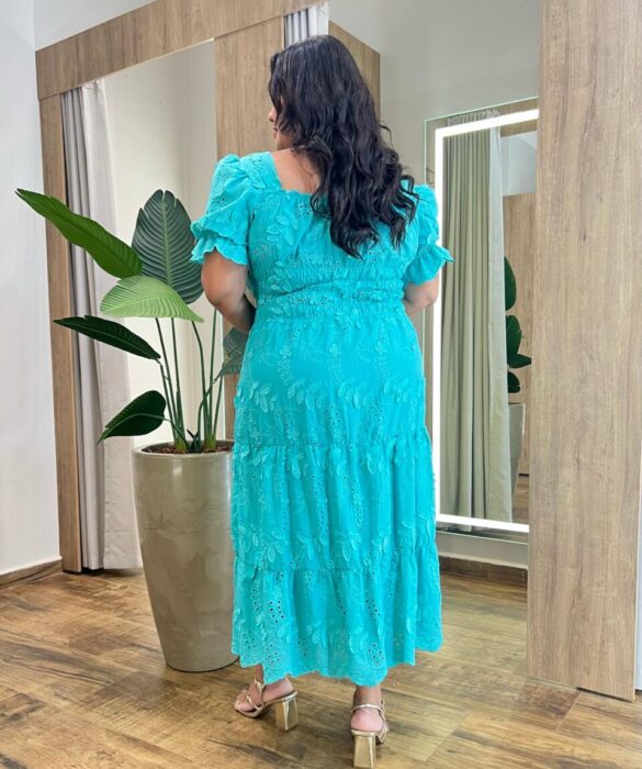 Vestido Midi sem Bojo Plus Manga Longa em Laise Azul Turquesa - Fernanda Ramos Store