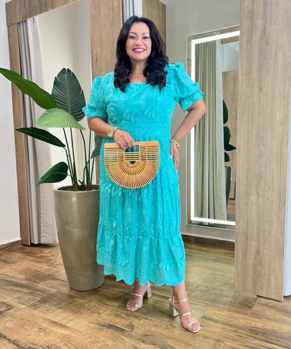 Vestido Midi sem Bojo Plus Manga Longa em Laise Azul Turquesa - Fernanda Ramos Store