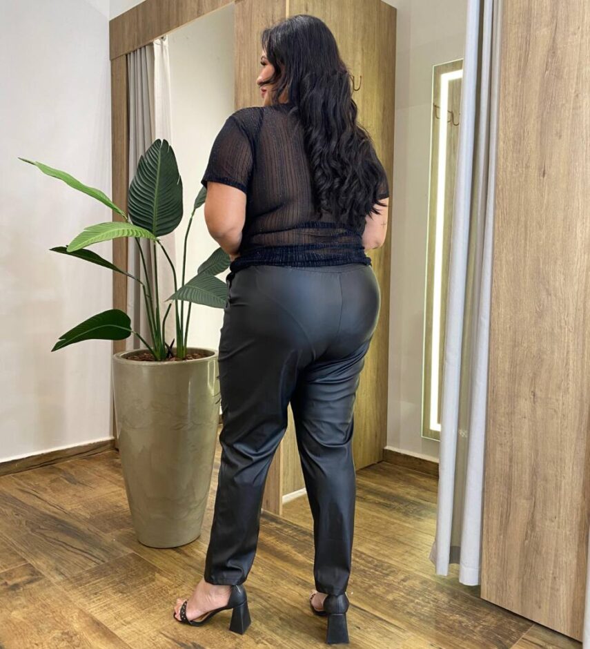 Blusa Feminina Manga Curta em Tule com Brilho Transparente Preta - Fernanda Ramos Store