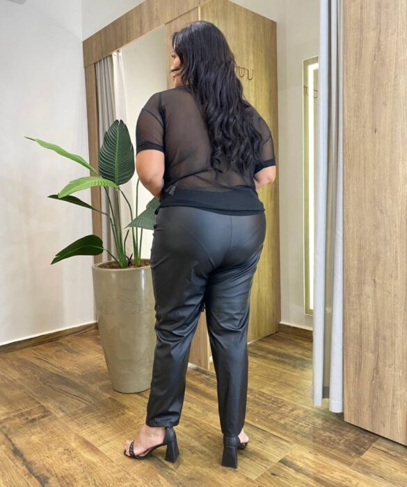 Blusa Feminina Manga Curta em Tule com Strass Transparente Preta - Fernanda Ramos Store