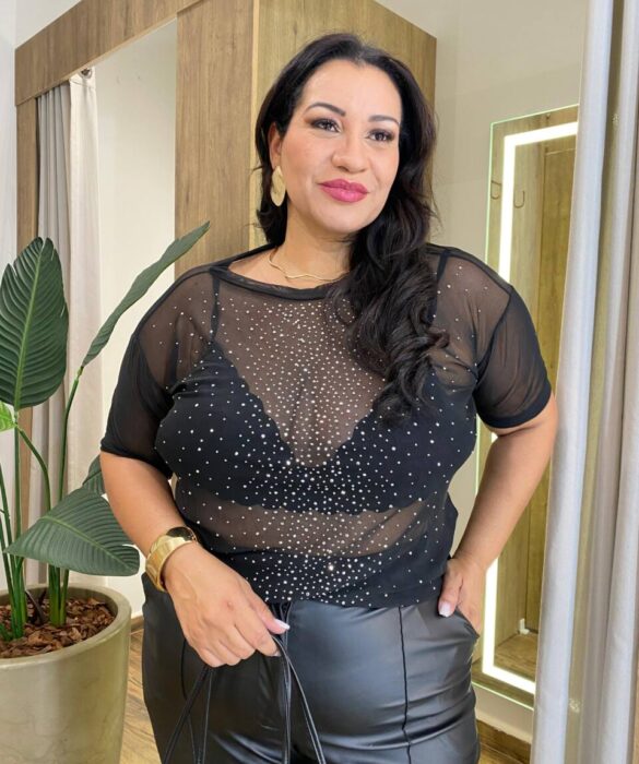 Blusa Feminina Manga Curta em Tule com Strass Transparente Preta - Fernanda Ramos Store