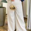 Calça Feminina Plus Pantalona Viscolinho Detalhe em Friso Cru - Fernanda Ramos Store