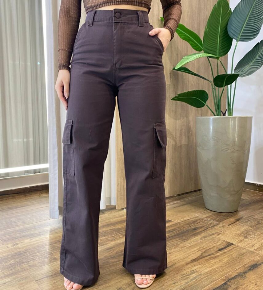 Calça Jeans Feminina Cargo Stella Marrom Escuro 123870 - Fernanda Ramos Store