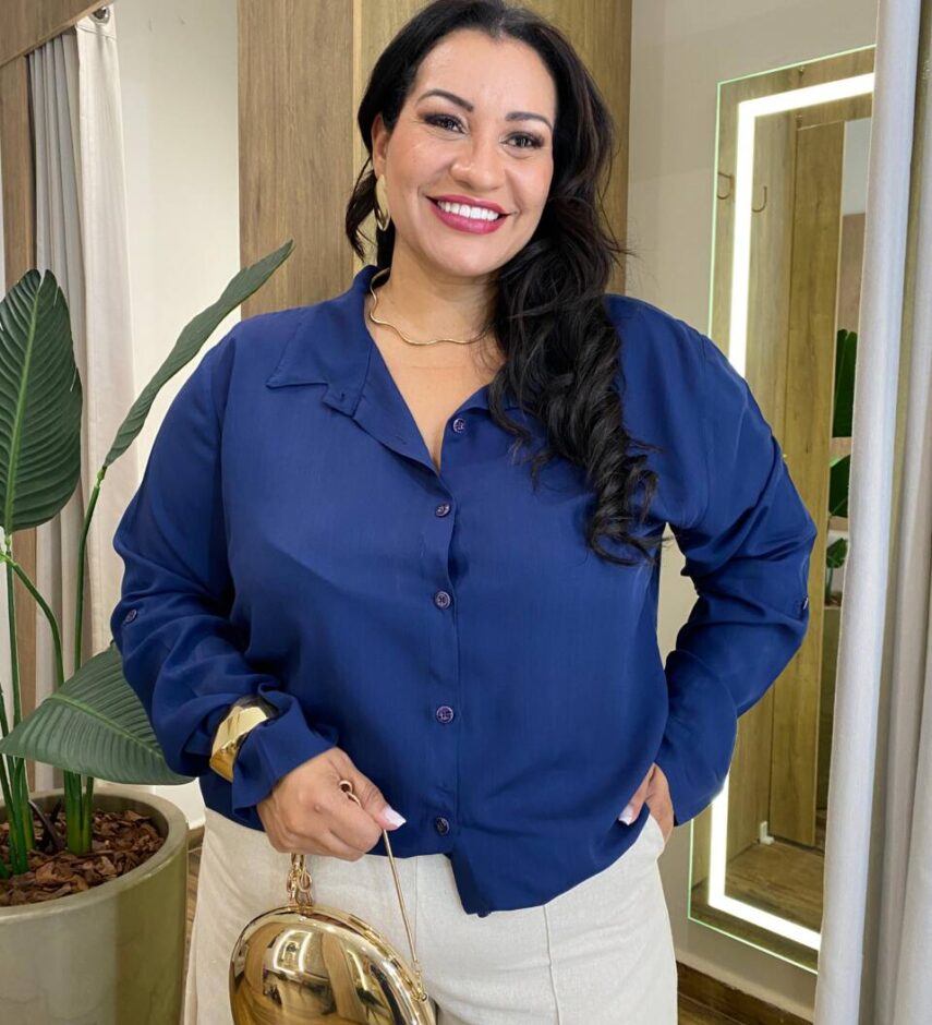 Camisa Feminina Social Plus Manga Longa com Botões Azul Marinho - Fernanda Ramos Store