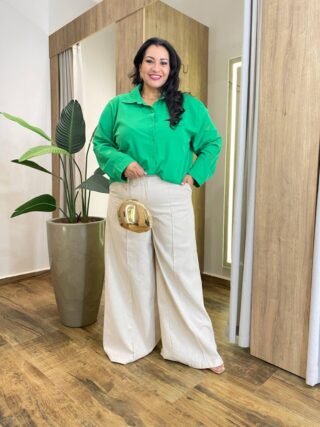 Camisa Feminina Social Plus Manga Longa Detalhe em Corações Verde - Fernanda Ramos Store