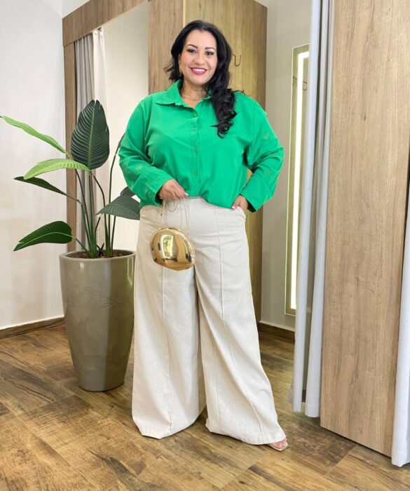 Camisa Feminina Social Plus Manga Longa Detalhe em Corações Verde - Fernanda Ramos Store