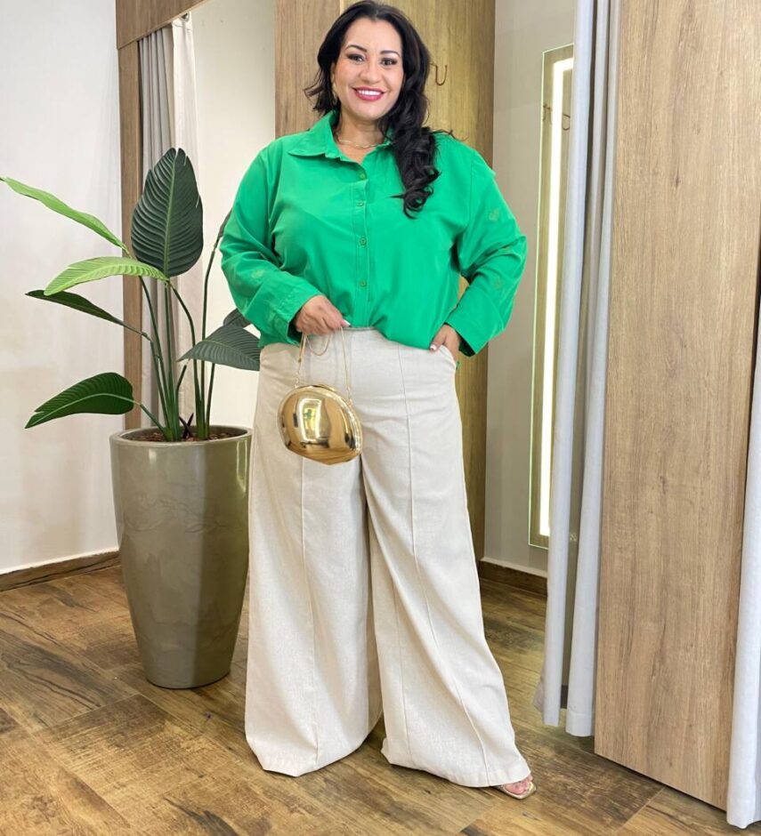 Camisa Feminina Social Plus Manga Longa Detalhe em Corações Verde - Fernanda Ramos Store