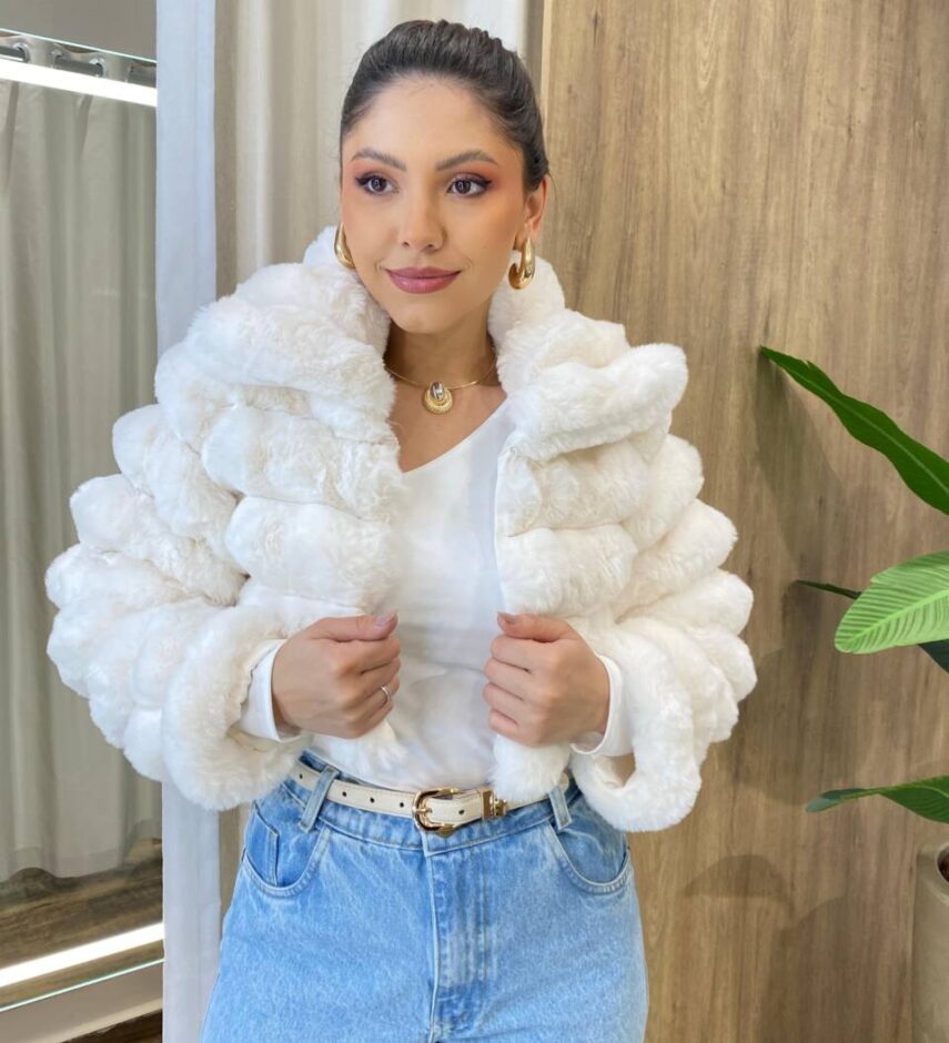 Casaco Feminino Barbara com Pelinhos Off White - Fernanda Ramos Store