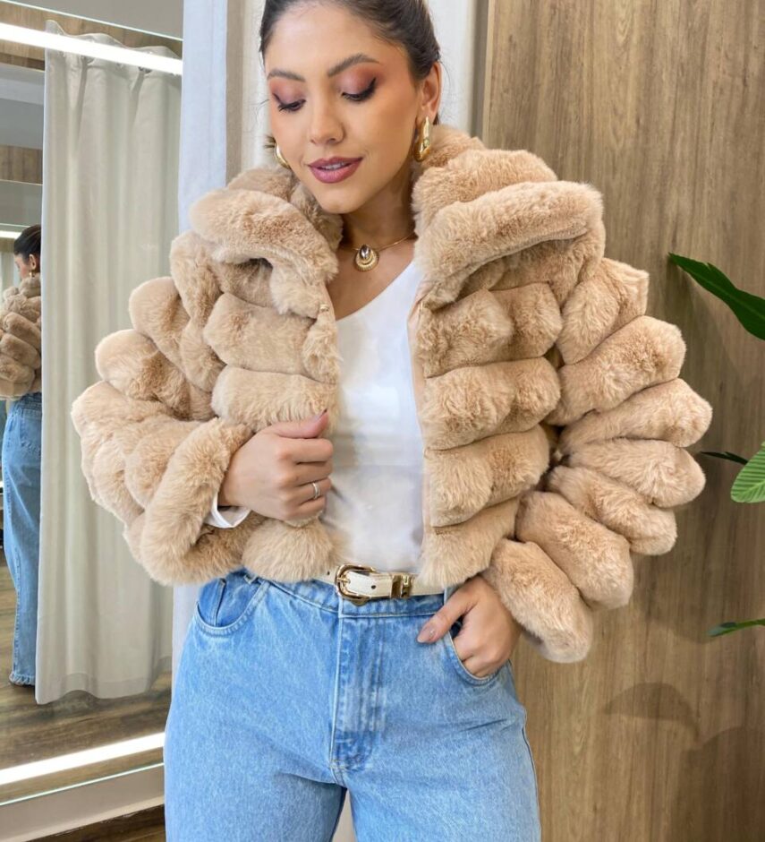 Casaco Feminino Barbara com Pelinhos Bege - Fernanda Ramos Store