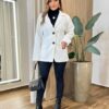 Casaco Feminino Thais Manga Longa com Bolsos Lã Batida Branco - Fernanda Ramos Store