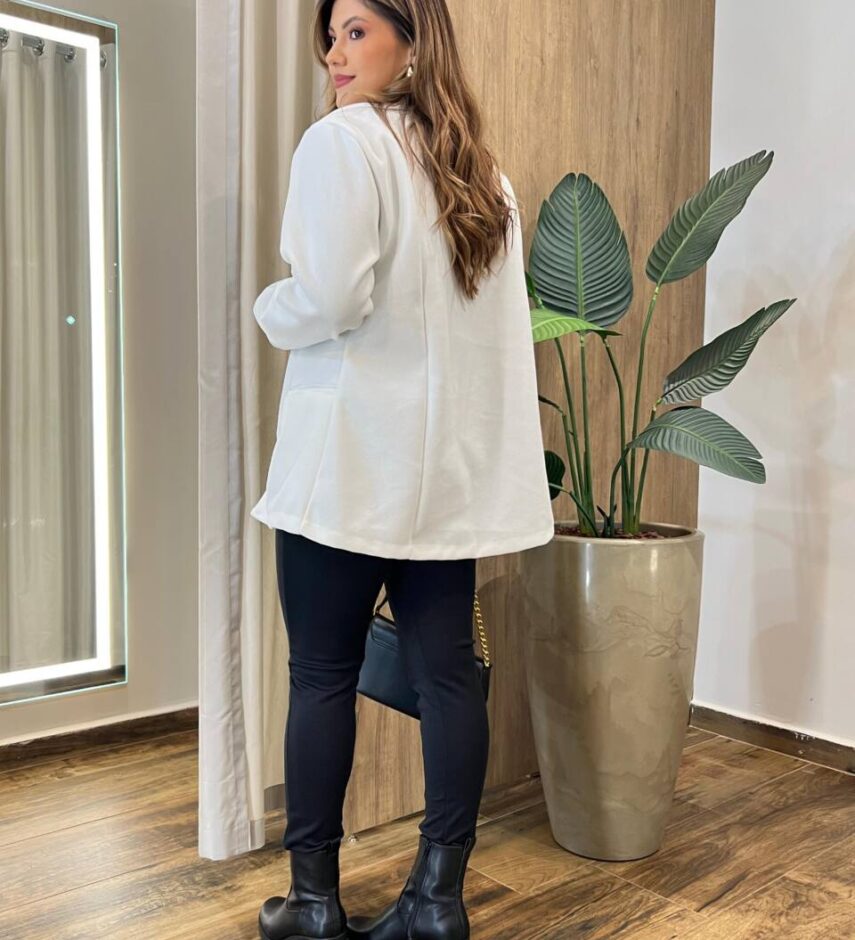 Casaco Feminino Thais Manga Longa com Bolsos Lã Batida Branco - Fernanda Ramos Store