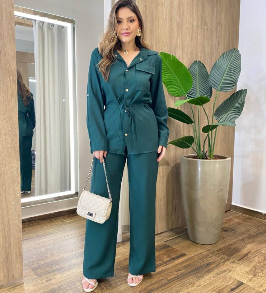 Conjunto Feminino Auria Parka Manga Longa Detalhes e Calça Verde - Fernanda Ramos Store