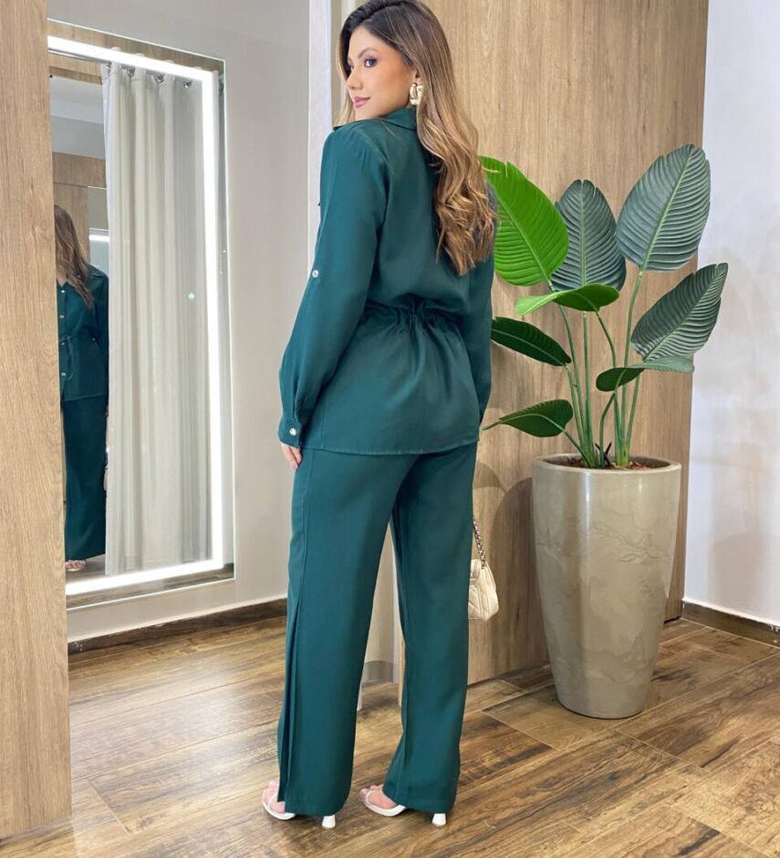 Conjunto Feminino Auria Parka Manga Longa Detalhes e Calça Verde - Fernanda Ramos Store