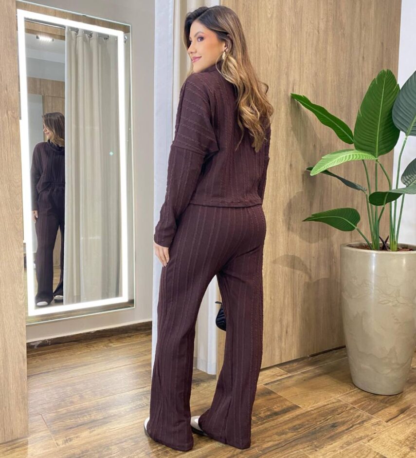 Conjunto Feminino Canelado Blusa Manga Longa e Calça Amarração Marrom - Fernanda Ramos Store