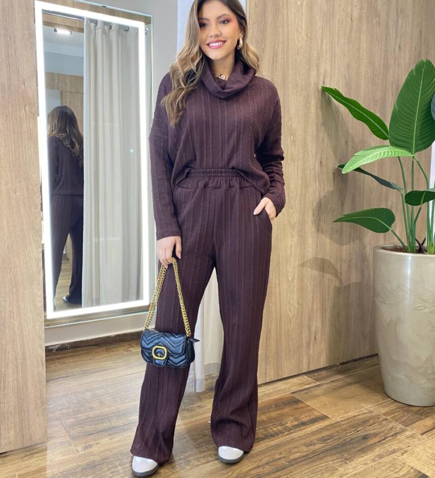 Conjunto Feminino Canelado Blusa Manga Longa e Calça Amarração Marrom - Fernanda Ramos Store