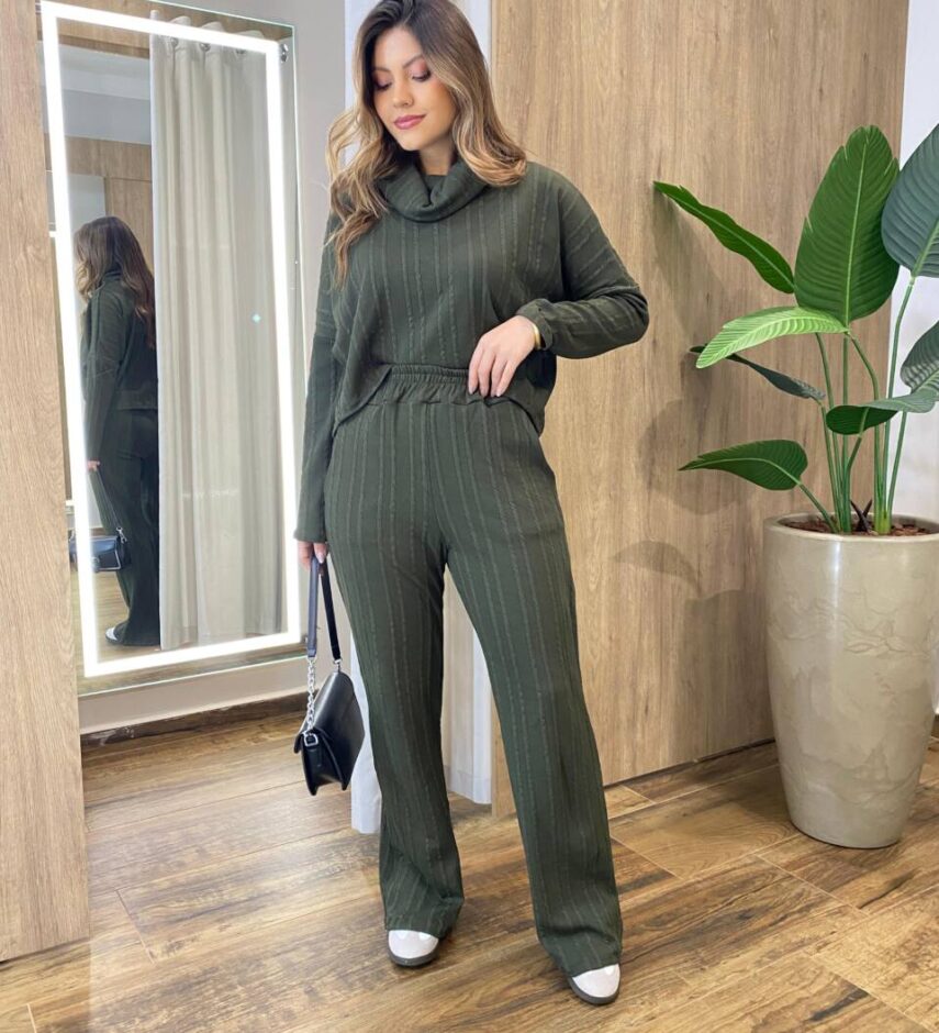 Conjunto Feminino Canelado Blusa Manga Longa e Calça Amarração Verde - Fernanda Ramos Store
