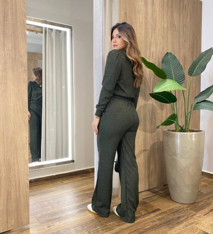 Conjunto Feminino Carol Blusa Manga Longa Princesa e Calça Verde - Fernanda Ramos Store