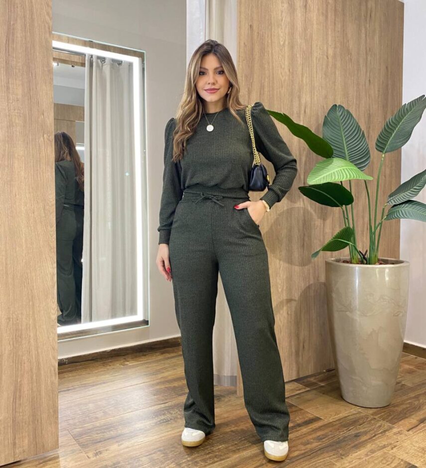 Conjunto Feminino Carol Blusa Manga Longa Princesa e Calça Verde - Fernanda Ramos Store