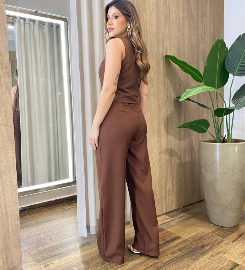 Conjunto Feminino Erica Colete Bolso Falso e Calça Marrom - Fernanda Ramos Store