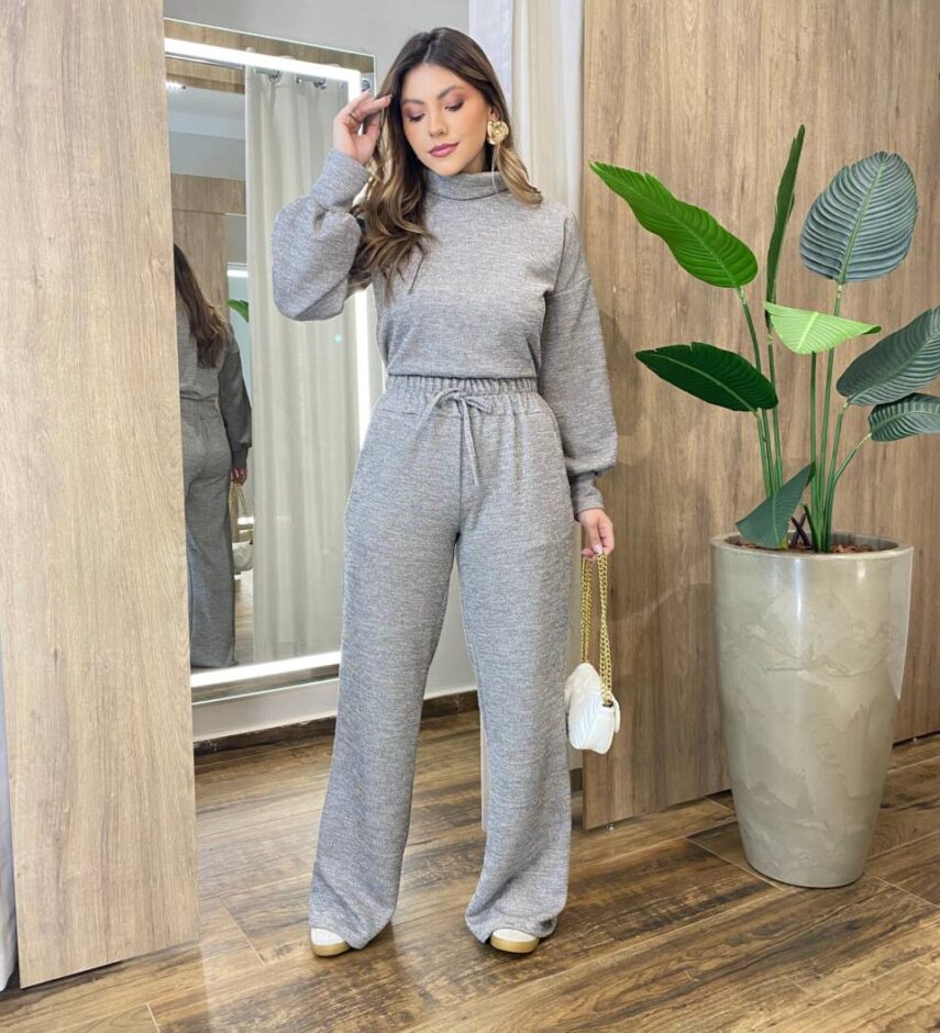 Conjunto Feminino Tricot Camily Blusa Gola Alta e Calça Cinza Claro - Fernanda Ramos Store