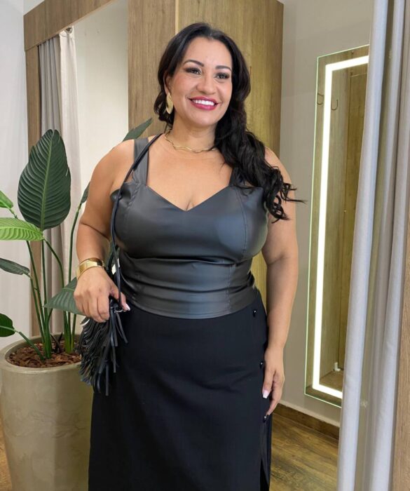 Cropped Feminino Plus Elizabeth com Bojo Couro Eco Preto - Fernanda Ramos Store