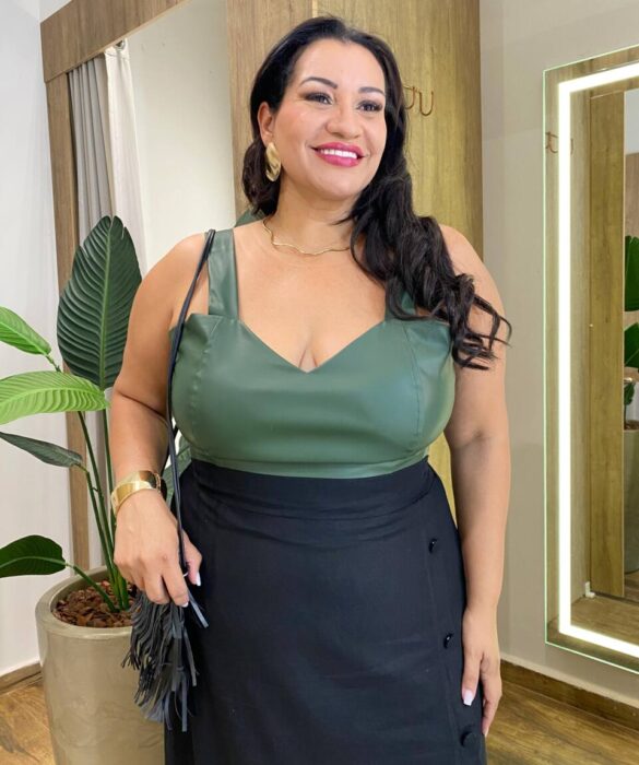 Cropped Feminino Plus Elizabeth com Bojo Couro Eco Verde - Fernanda Ramos Store