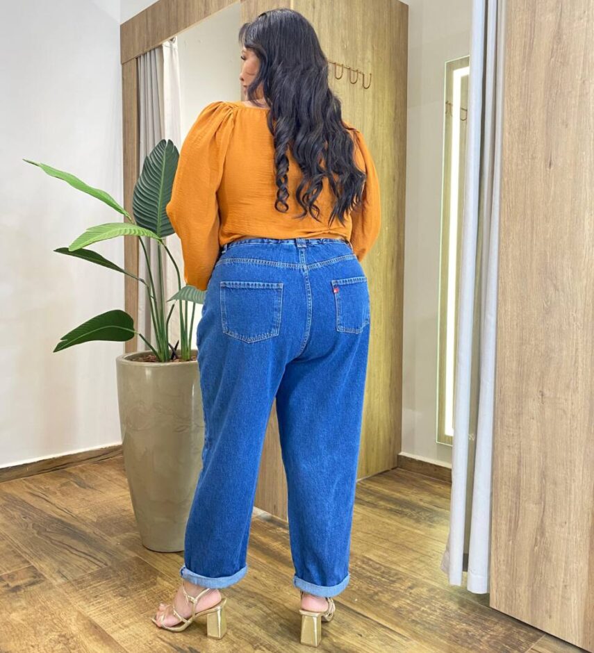 Cropped Feminino Plus sem Bojo Manga Longa com Botões Caramelo - Fernanda Ramos Store