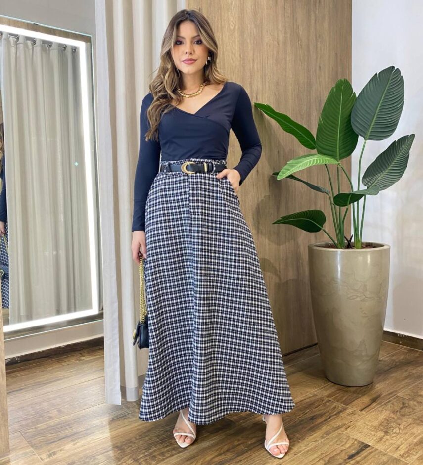 Saia Longa Feminina Cris com Bolsos e Botões Xadrez Preta - Fernanda Ramos Store