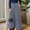Saia Longa Feminina Cris com Bolsos e Botões Xadrez Preta - Fernanda Ramos Store