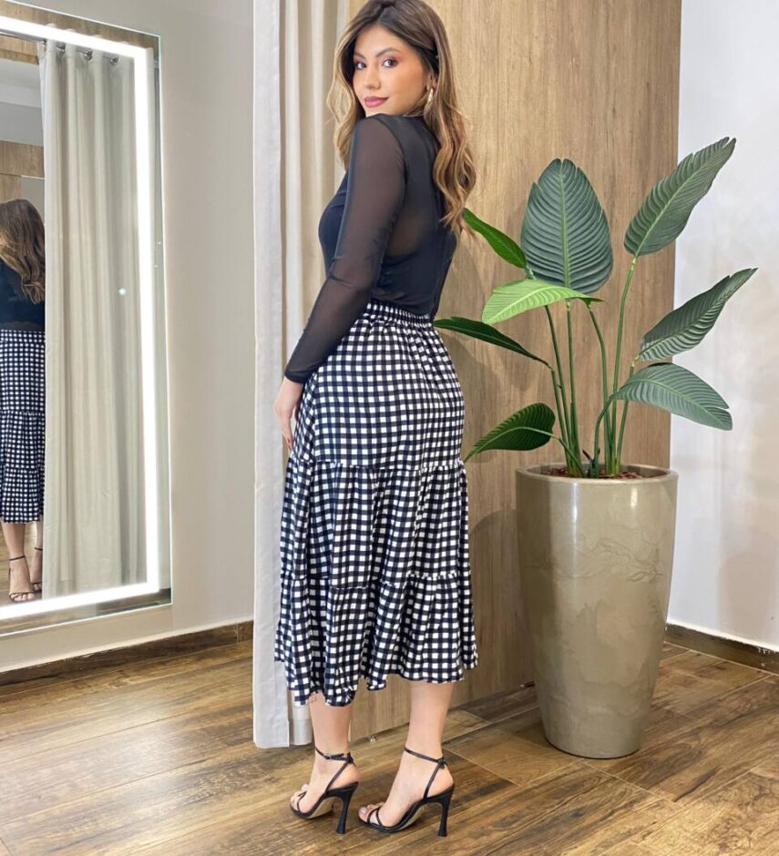 Saia Midi Feminina Amanda com Lastex Xadrez Preto - Fernanda Ramos Store