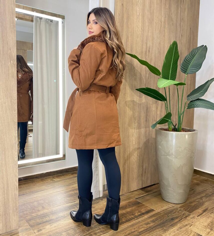 Casaco Feminino Ana Manga Longa com Pelinhos Caramelo - Fernanda Ramos Store