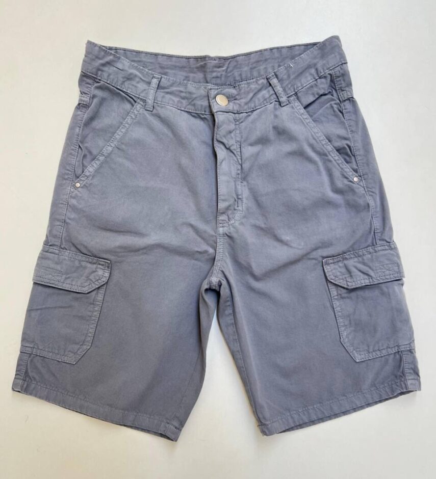 Bermuda Masculina com Bolsos Laterais Sarja Cinza 092566 - Fernanda Ramos Store