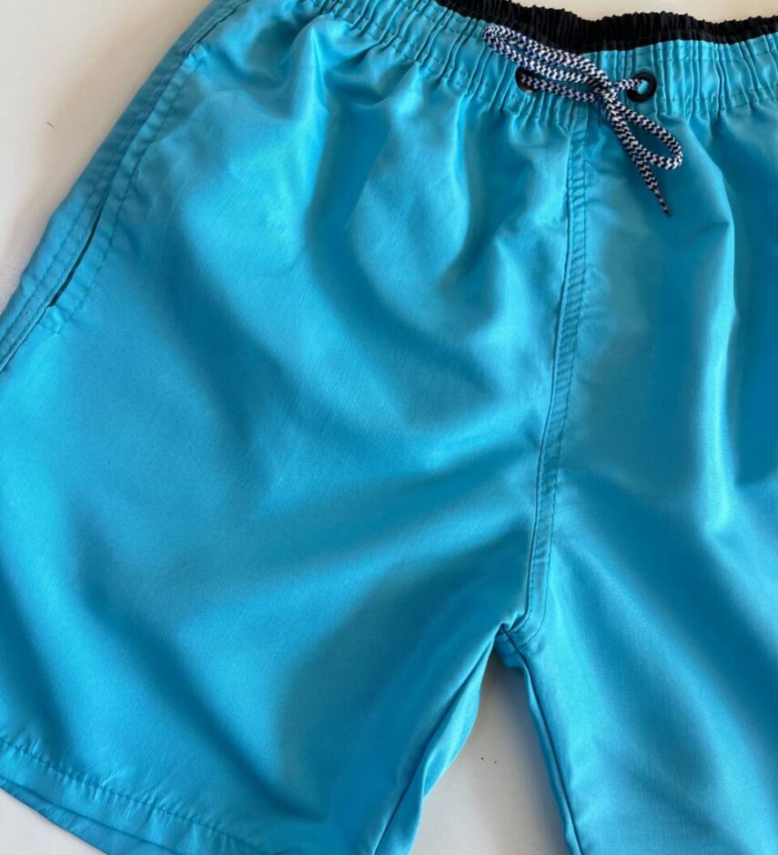 Bermuda Masculina Tactel com Elástico e Bolsos Azul Céu - Fernanda Ramos Store