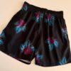 Bermuda Masculina Tactel com Elástico e Bolsos Preto Floral - Fernanda Ramos Store