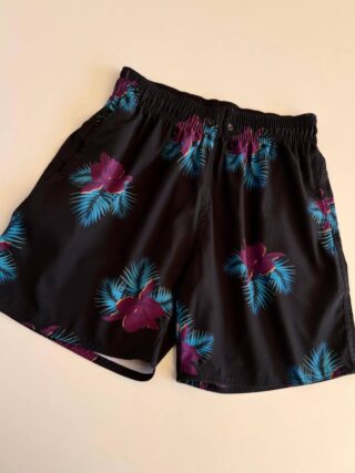 Bermuda Masculina Tactel com Elástico e Bolsos Preto Floral - Fernanda Ramos Store