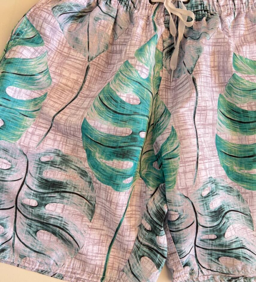 Bermuda Masculina Tactel com Elástico e Detalhes Branco - Fernanda Ramos Store
